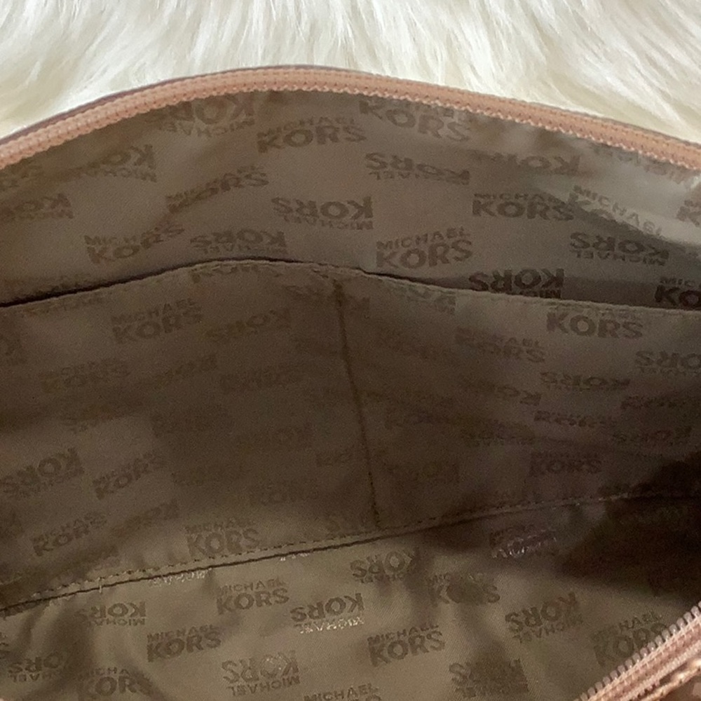 NEW Michael Kors
Grayson Medium Mirror Metallic - Rose Gold Leather Satchel - Picture 13 of 15